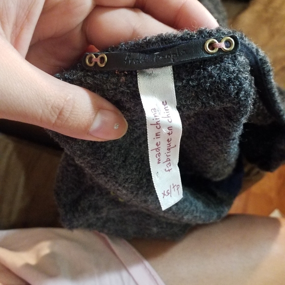 - Free people - Picture 3 of 9